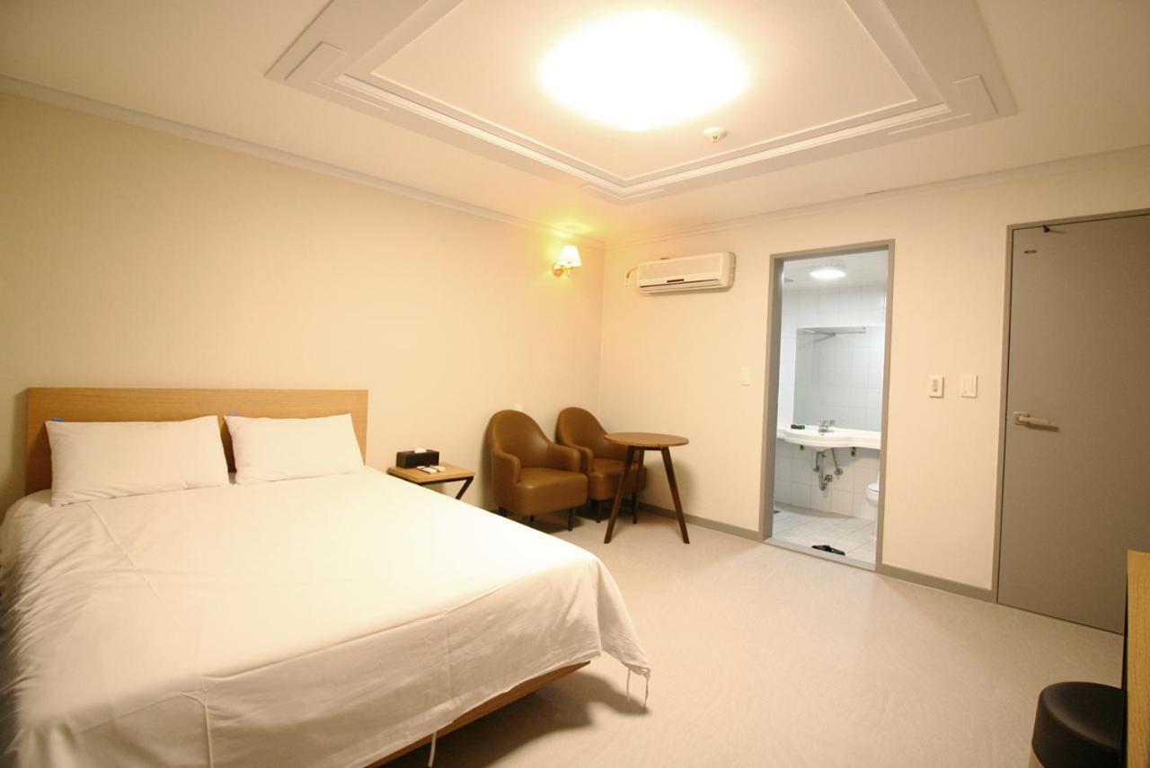 Trevi Hotel Jeju Exterior photo