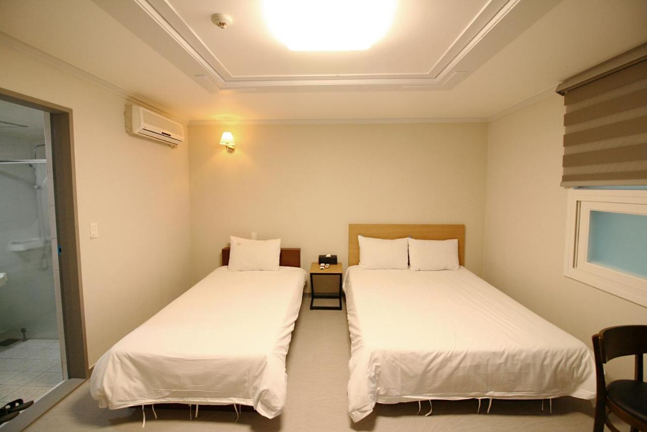 Trevi Hotel Jeju Exterior photo